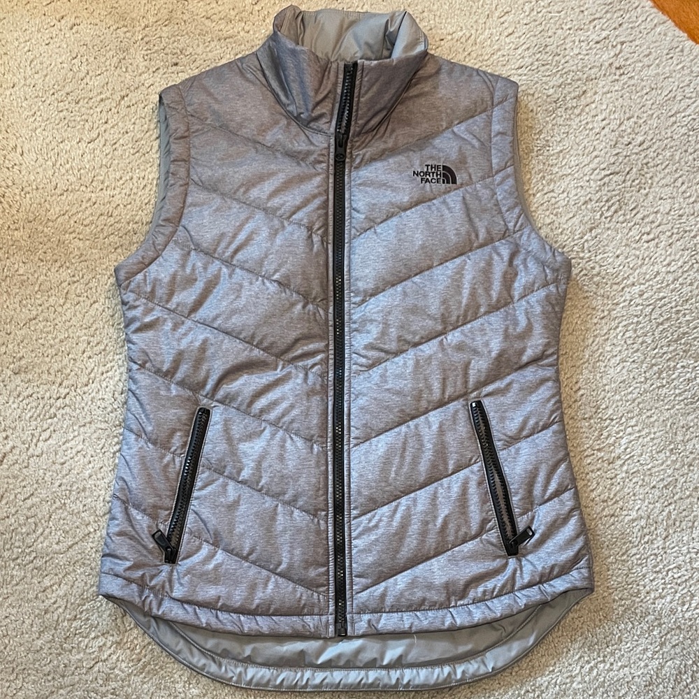 The North Face Women's Silver Quilted Vest Size Small
